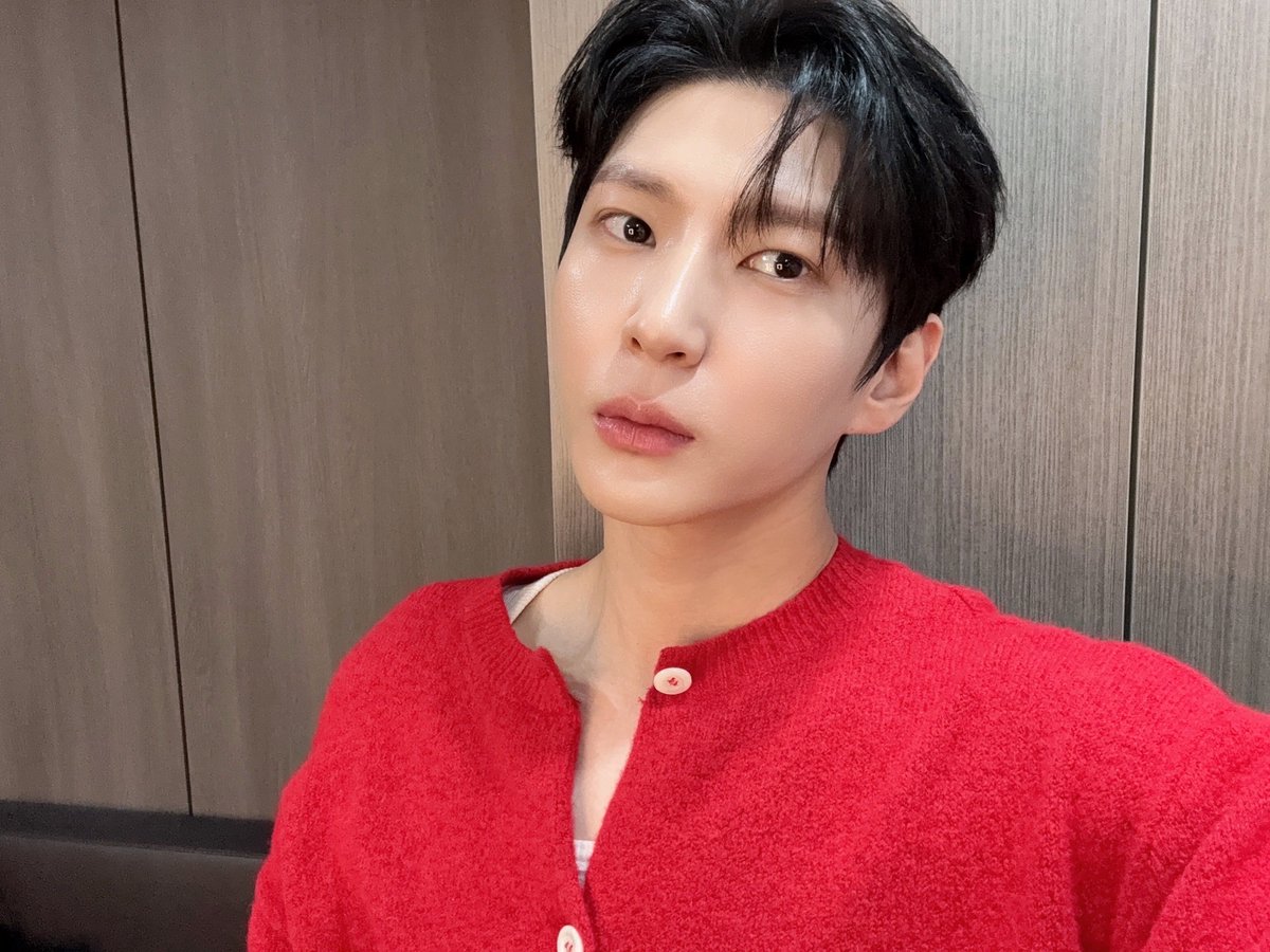 OfficialJTW_LEO's tweet image. 별빛 뮤즈들~♡
𝑀𝑒𝑟𝑟𝑦 𝐶ℎ𝑟𝑖𝑠𝑡𝑚𝑎𝑠🎄

모두 행복한 크리스마스 보내세요🎁

#정택운 #JUNGTAEKWOON
#레오 #LEO
#메리크리스마스
#MerryChristmas