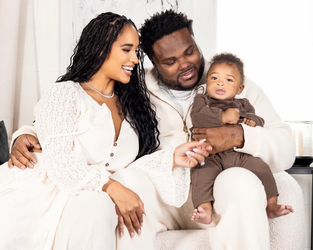wavecheckers's tweet image. Tee Grizzley with the family for the holidays 🐻❤️