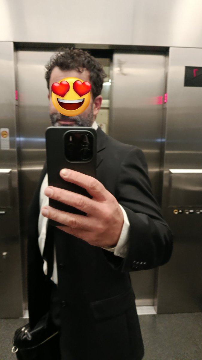 דיון אחרון השבוע מחר 2 חוזים.... בקצב הזה עבודה גם בשישבת. שונא את הבוס שלי.