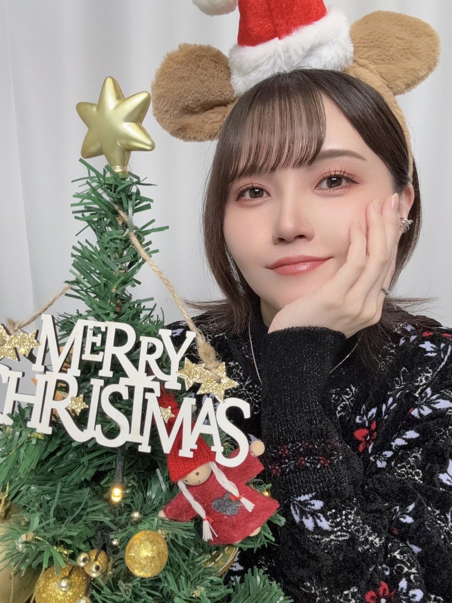 kitoakari_1016's tweet image. ふくみみラジオありがとうございました🎄✨
ツリーもご飯も飲み物もクリスマスパーティー仕様でたくさん用意してもらってお送りしました🎅
いつもより時間が経つのがあっという間だったな〜！
シャンメリー今年も持って帰りました☺️
みなさん良いクリスマスを〜〜🌟