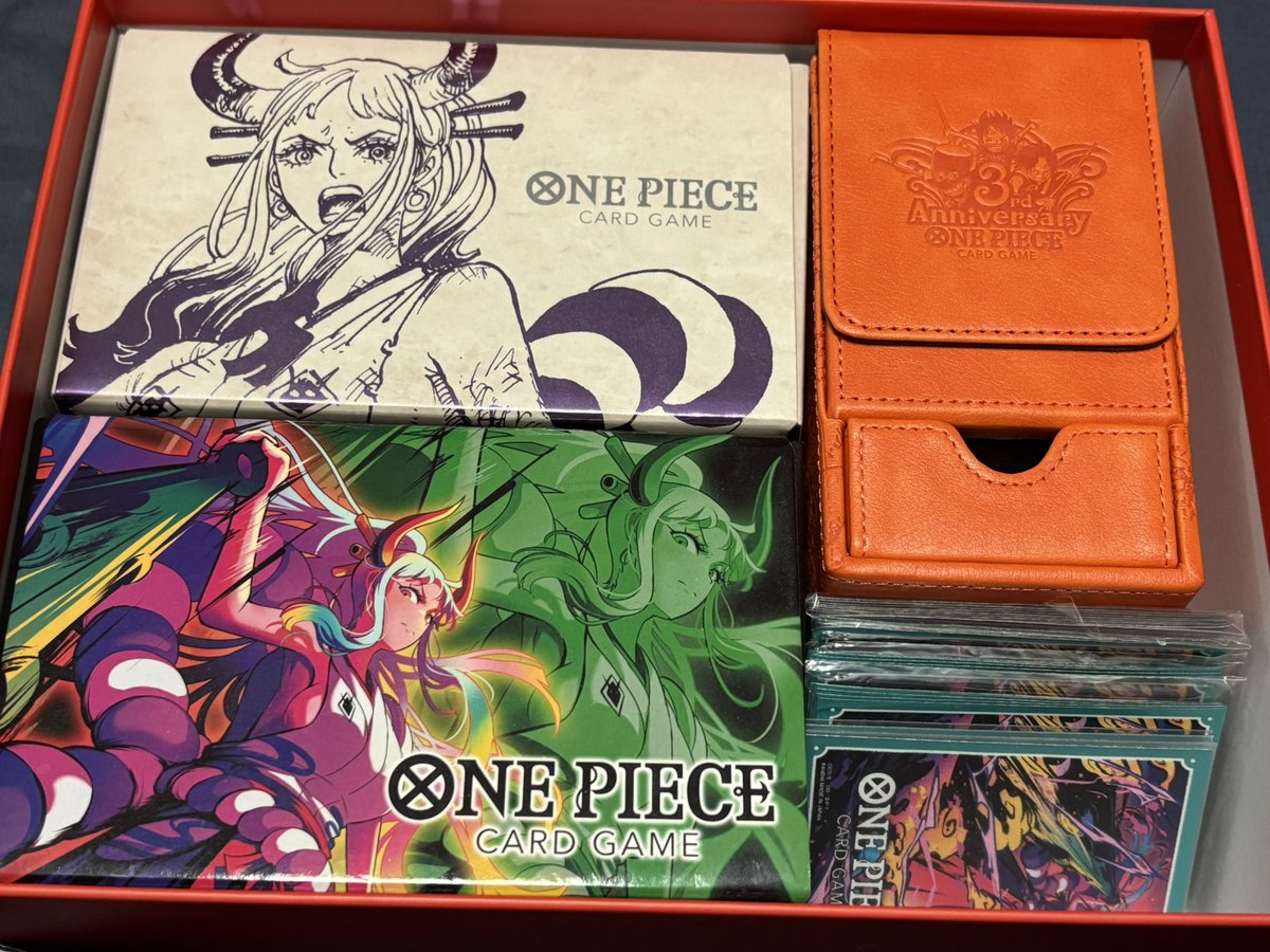 おーヤマトのデッキのサブパーツ(ストレージ2個とも)と予備のスリーブ