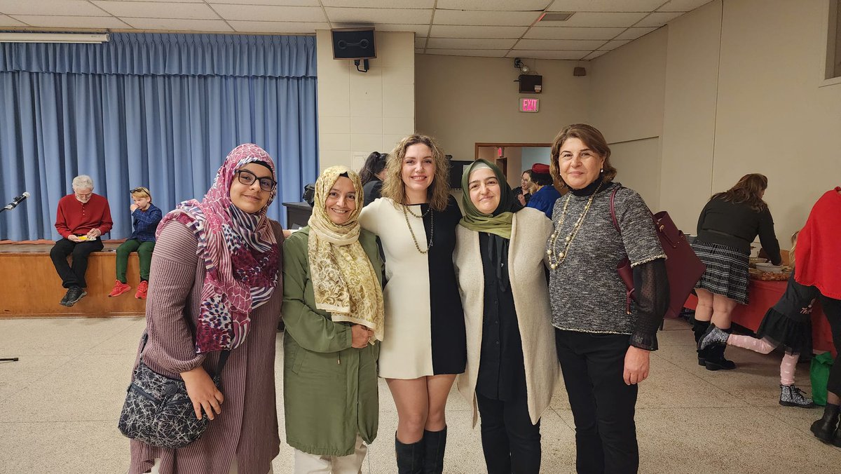 grfsociety's tweet image. Grassroots Christmas Meetup 💛

We were very happy to attend the Grassroots Christmas Meetup last Friday evening, kindly hosted by our Ukrainian friends.

#GrandRiverFriendshipSociety #GRFS #GrassrootsResponse #ChristmasMeetup #UkrainianCommunity #CommunityConnection #Belonging