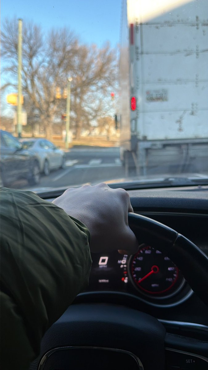HughGooseman's tweet photo. Onward to a meeting on Christmas Eve! ๐
#getthismoney https://t.co/00dHjLLX0u