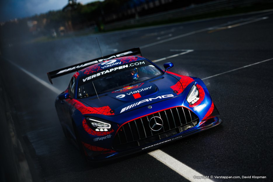 Nachez98's tweet image. 🚨 OFICIAL | Verstappen Racing y Mercedes llegan a un acuerdo plurianual para competir en GT World Challenge Europe 2026 con un Mercedes GT3

👬 Chris Lulham y Dani Juncadella compartirán el coche

🗣️ Juncadella: "Tengo muchas ganas de trabajar con Chris en la próxima temporada…