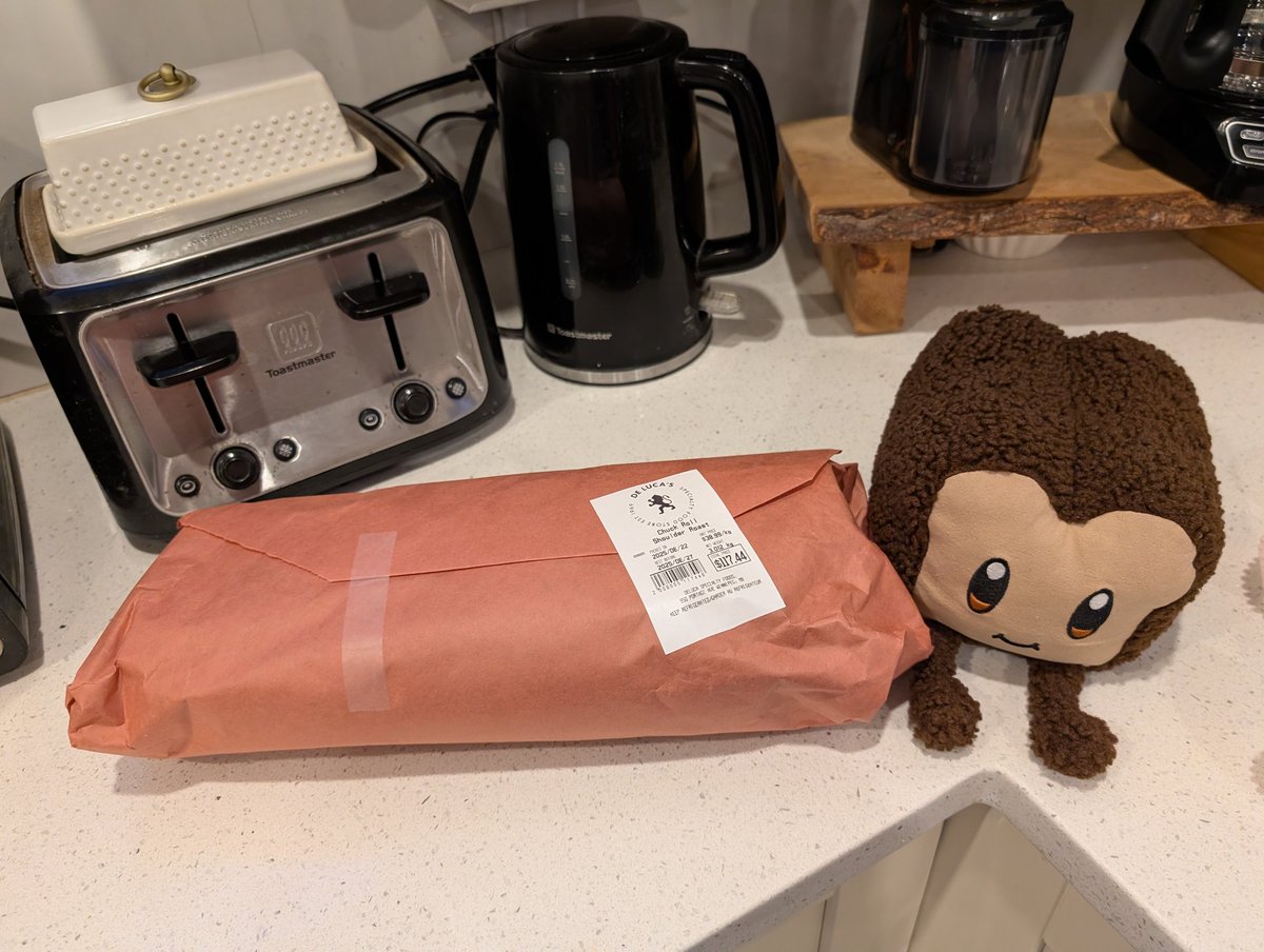MeepleDad's tweet photo. #Breadventure day 352.
ROAST! https://t.co/jXDwFEViWT