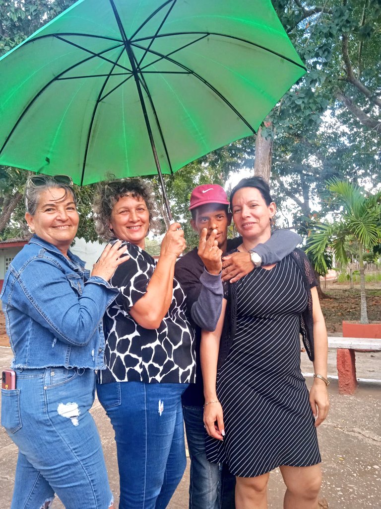 Feliz cumpleaños a la Directora  General de Educación en  #LaSierpe quien está en todos los procesos cerca de su gente, luchadora incansable, valiente, atrevida, toda una guerrera, nuestro colectivo le desea un feliz cumpleaños <a href="/Dailanysca99151/">Dailanyscastillo</a> <a href="/AndreiArmasBra6/">Andrei Armas Bravo</a> <a href="/quintero_lianet/">Lianet Cárdenas Quintero</a>