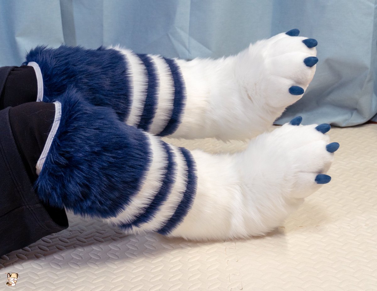 Halculus2's tweet image. 新做好的爪袜和爪鞋