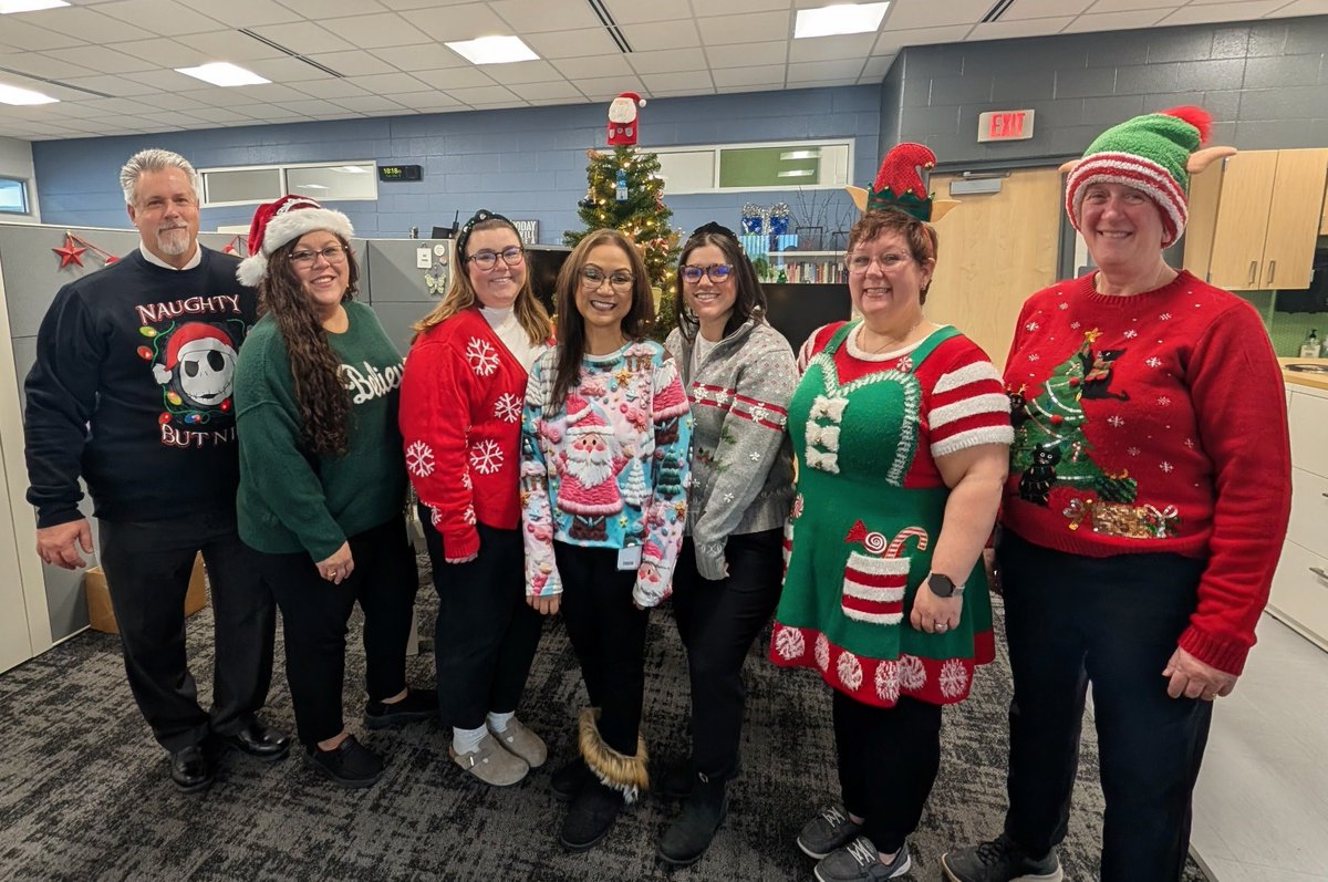 thompsonmtec's tweet photo. Happy Holidays from your Thompson M-TEC team! 🎄 https://t.co/fvtVYjBo85