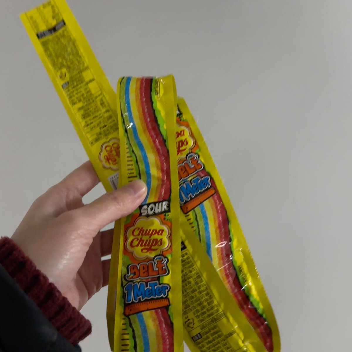 연극 콜타임 보러가세요.. 개재밋네 얼마나재밌냐면.. 저 젤리는 어쩌자고 저렇게긴거임 누가사저런걸 .. 했던 그 젤리를 내손으로살만큼..