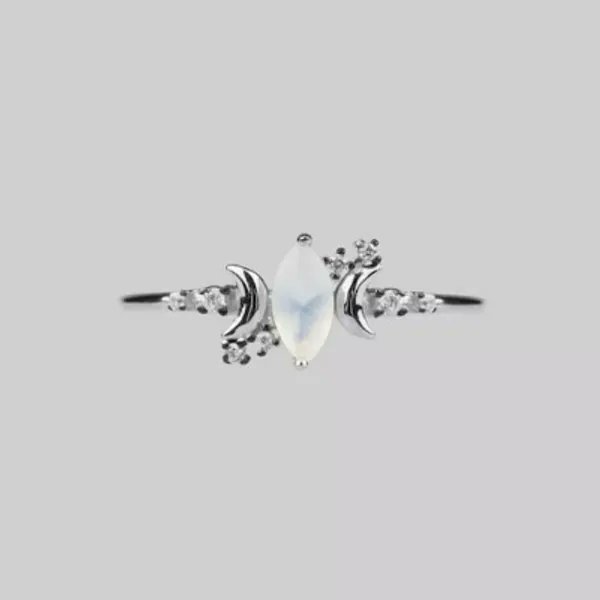 tee ✨ tweet media