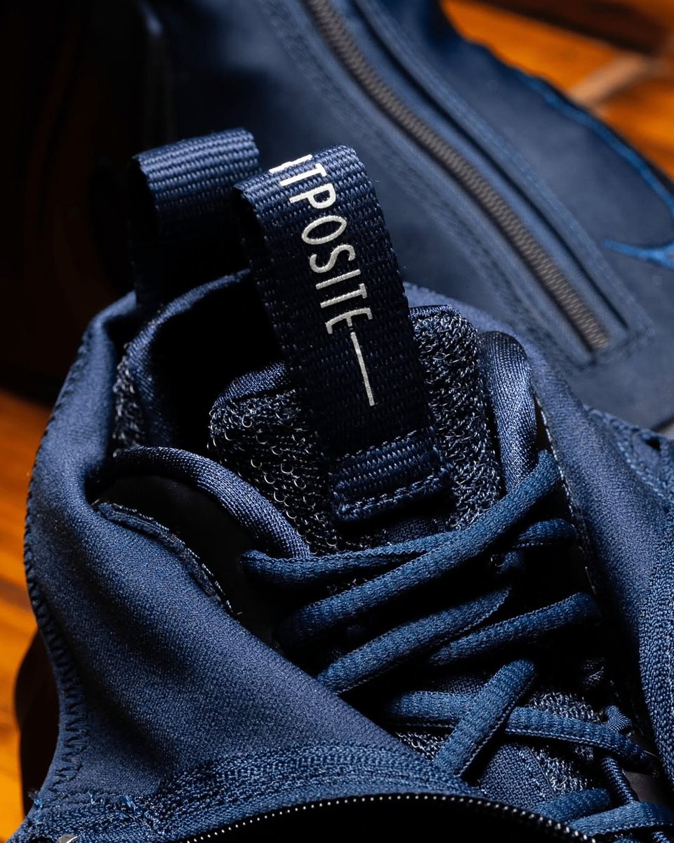 Nike Air Flightposite "Midnight Navy" Releases Dec. 27 🍆

Details: hoh.news/4gJXeE_c6

(Images via <a href="/Sneakerpolitics/">Sneaker Politics</a>)