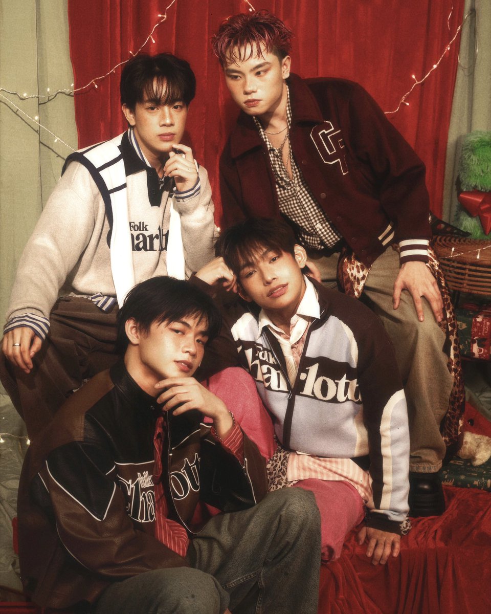AJAAofc's tweet photo. MARRY XMAS HANIES! from #AJAA 🎄🎁✨

🎬 Watch our ‘HANY’ Xmas Ver now!
🔗: https://t.co/tRfoR9h0yy https://t.co/nsvg248er4