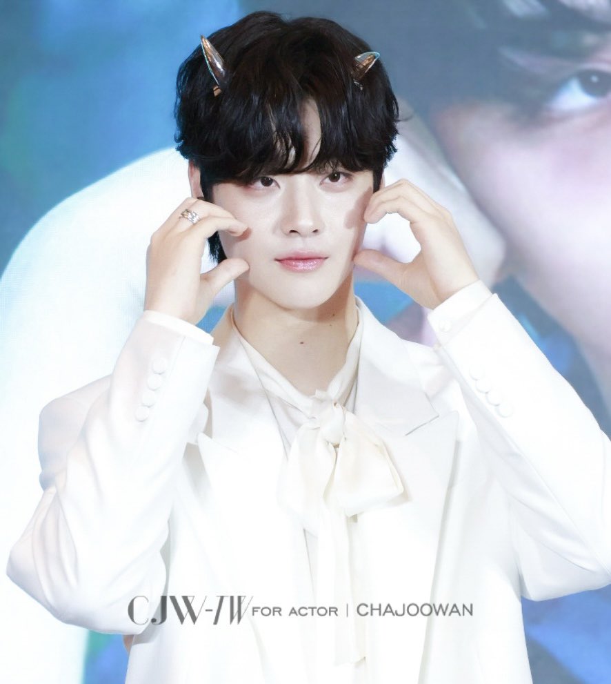 ⋆☆🎄 Merry Christmas 🎄☆ * ⋆

#chajoowan #차주완  #車柱完