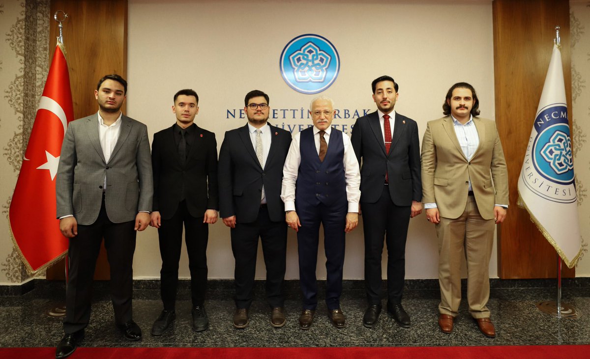 Necmettin Erbakan Üniversitesi Rektörü Eskimez büyüğümüz Cem ZORLU’ya nezaket ziyarettinde bulunduk. Nazik misafirperverliklerinden dolayı teşekkür ederiz.