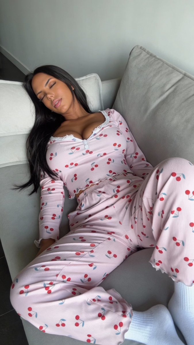 Waiting for Santa Claus🎄🎅