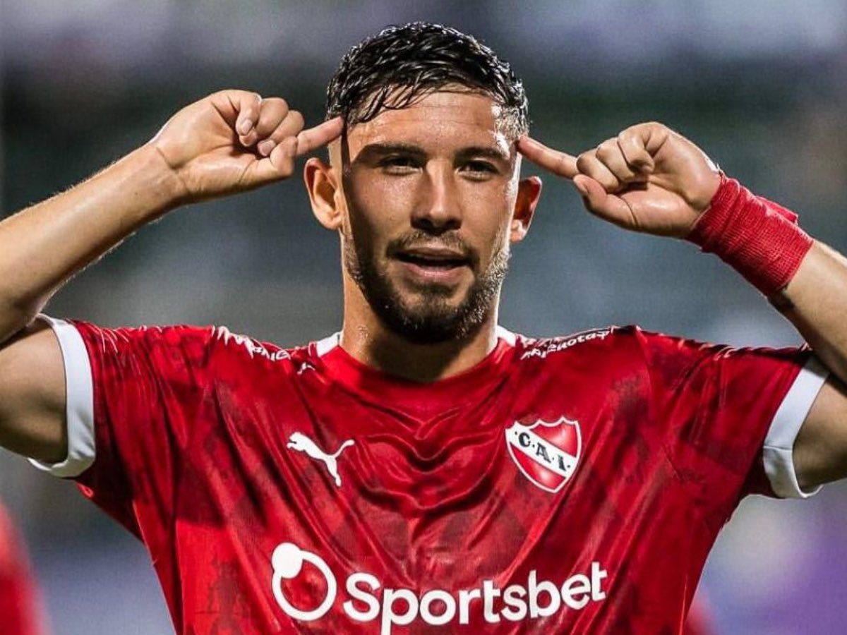 Mati_Martinez's tweet photo. 🔴 MERCADO | Contraoferta ❗️

▶️ #Independiente contraofertó por escrito a #Santos 🇧🇷 por Felipe Loyola.

💵 A la oferta de 6 M USD brutos por el 80%, #Independiente contraofertó 6 M USD netos.

▶️ Al plan de pago que ofreció Santos a largo plazo, CAI contraofertó en menos cuotas.

▶️ De todas maneras hay mucha cautela con los posible avales de la operación. Falta…