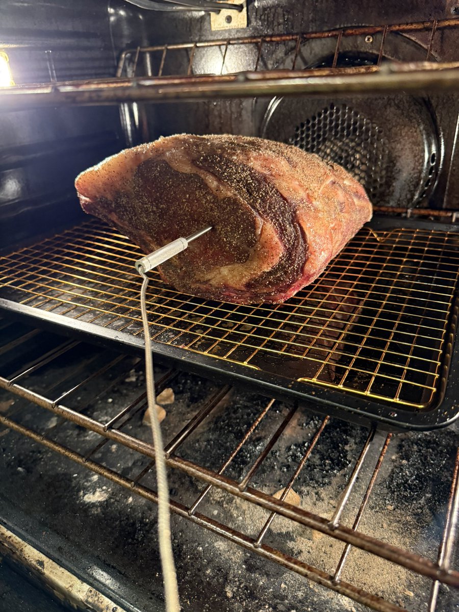 ATLBeerBrewer's tweet image. My prime rib was excellent! Followed @ChefGruel method. Dry salt brine over night, in the oven at 250 until 115 internal then pulled to rest about 30-45 minutes then covered in a butter horseradish mixture and blasted at 500 for 10 minutes. Crust was INSANE!
