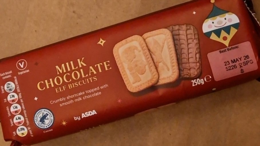 Milk Chocolate Elf Biscuits By Asda
Its nice to find a familiar product with a christmas spin, lets check out these Elf biscuits ½ covered in chocolate. Let's Elf a good time.
Asda - £1.25
youtu.be/57VYtWbfys8
#MilkChocolateElfBiscuitsByAsda #Biscuit #Chocolate #Elf #Review