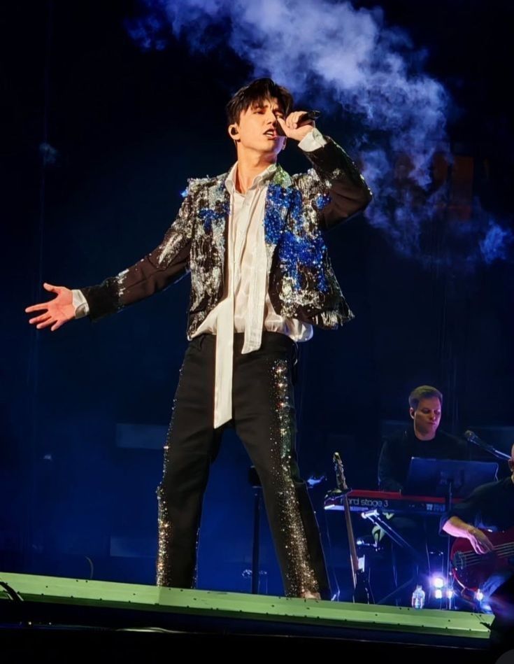 Difusion_Chile's tweet image. DIMASH BEAUTIFUL 
MOMENTS 
Su talento convierte el silencio en sentimiento y la emoción en verdad 
#Veryloveyou 
WHAT IS DIMASH TO YOU