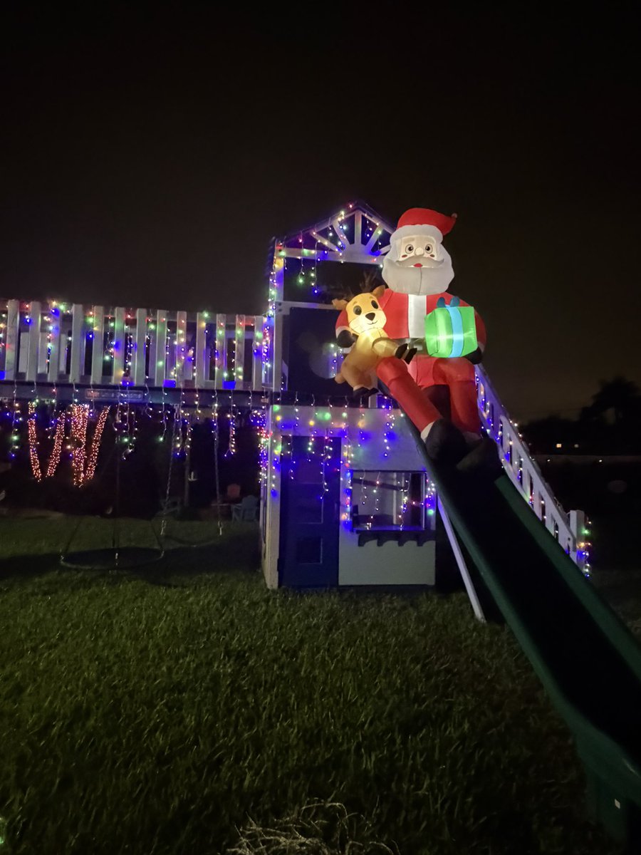 Robin_Bartleman's tweet image. Thank you @SWR_Gov for hosting and thank you to everyone who participated in making your magical creations!
#christmas #lightcontest #community #broward #southwestranches #light #christmaslight 
(2/2)