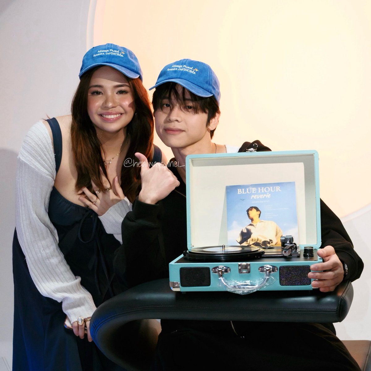 a very merry christmas, indeed 🥹🎄💙✨

A NIGHT WITH VINCI
#VINCI #빈치 #HORI7ON