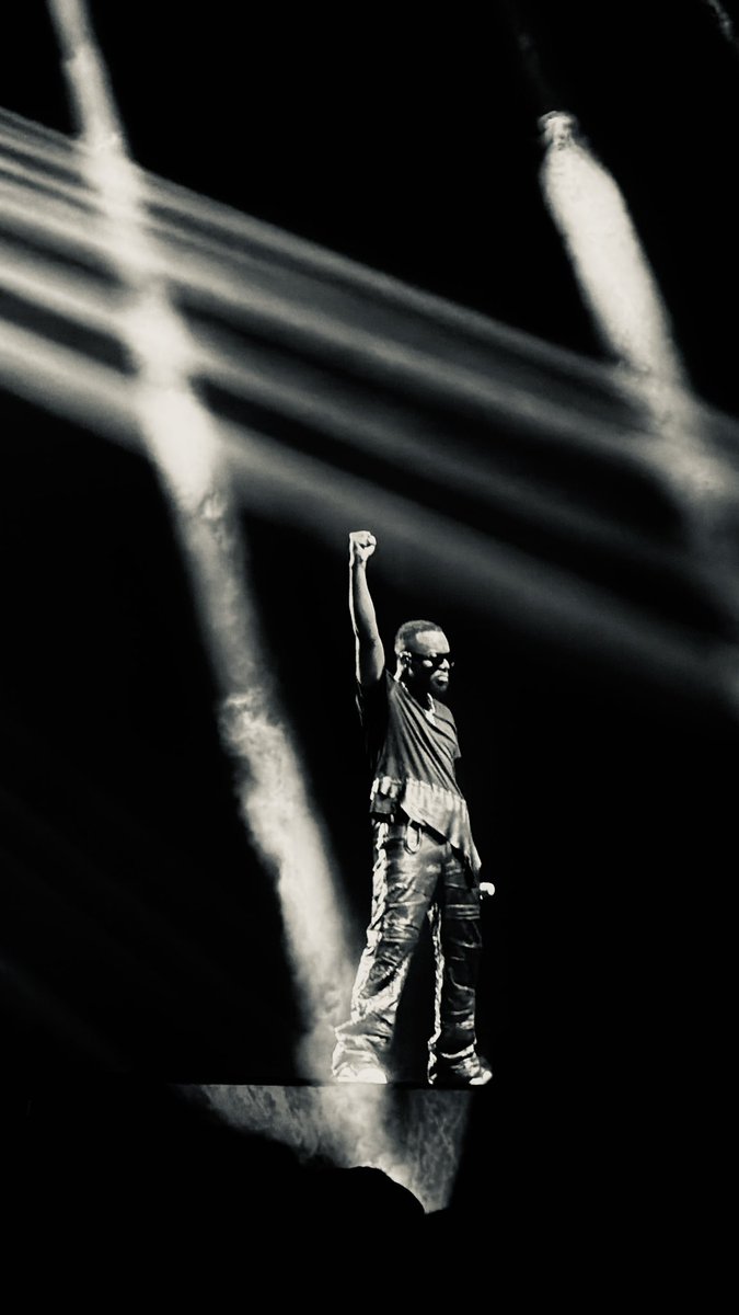 Daniel_NDao's tweet photo. Merci @GIMS pour ce concert exceptionnel à @ParisLaDefense 🇫🇷 https://t.co/1iKGKuRm6m