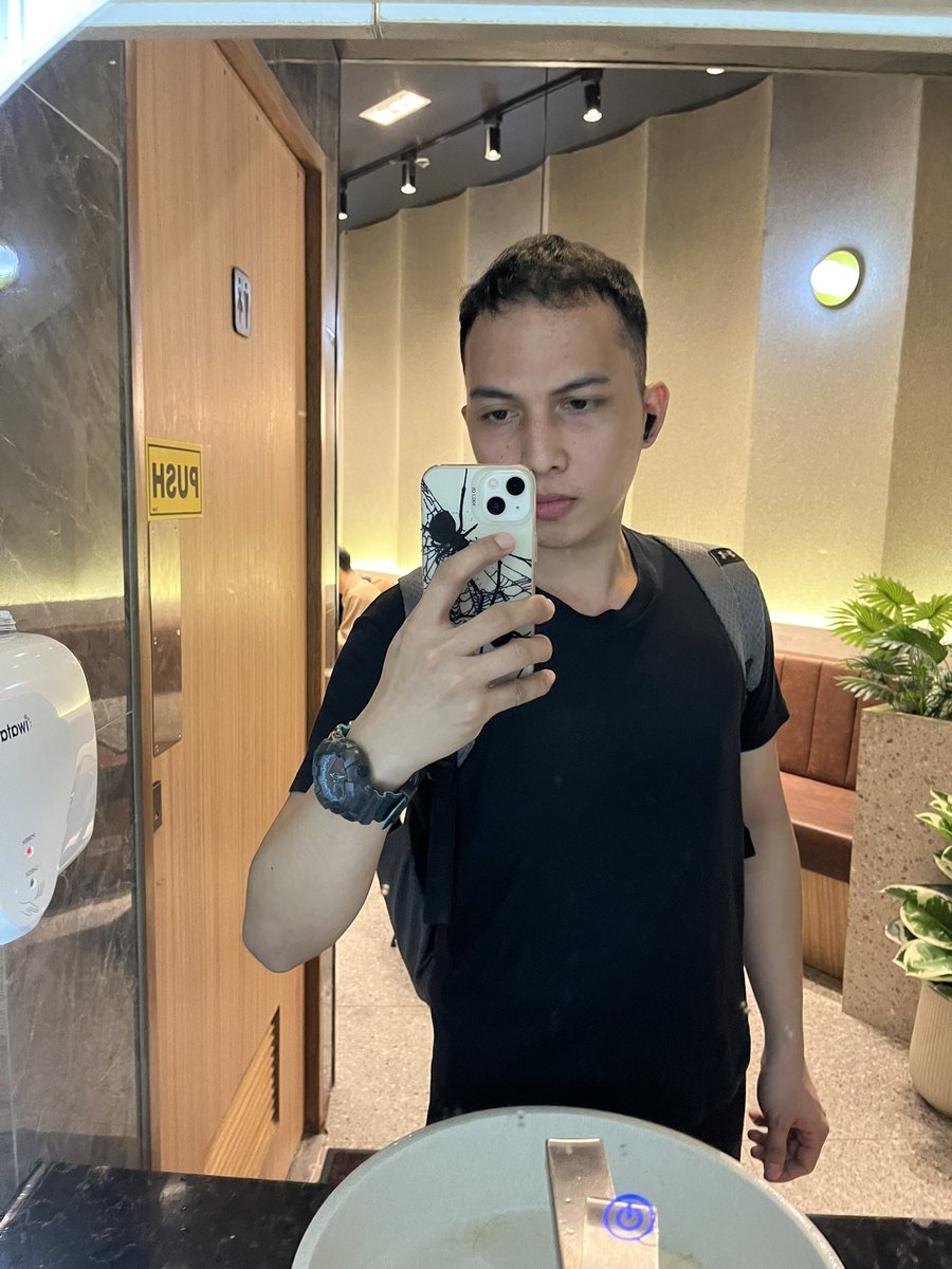 jonemarcopolo's tweet photo. Hehe https://t.co/h1fhiZ4sH2