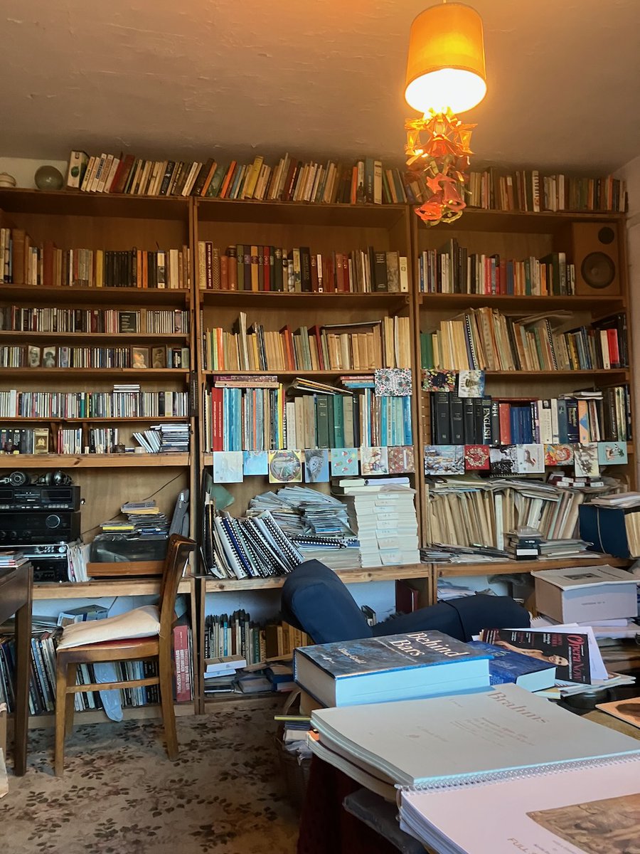 WardDEC's tweet image. My single, token bit of tinsel is up. There are not so many cards this year: is this a trend?