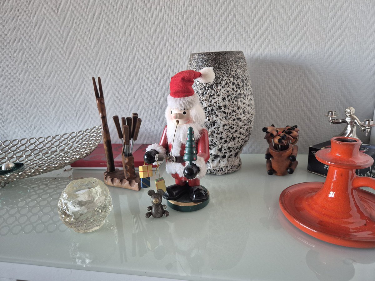 mrRustzelve's tweet image. En moet ik dit zooitje dus zelf inpakken, met mijn beste kerstgedachte.....