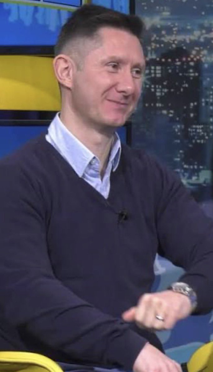 VAŽNO !

VODITELJ KTV dr.ALEKSANDAR ĐIKIĆ JE UHAPŠEN I SA LISICAMA NA RUKAMA JE STAVLJEN U MARICU I ODVEDEN !

FAŠIZAM NA DELU