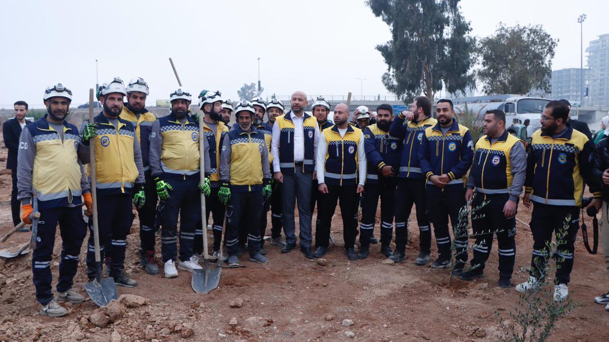 من دمشق تشرفت اليوم بالمشاركة في إطلاق حملة تشجير في المدينة تحت شعار " الشام خضرا ورح تبقى خضرا " بجانب محافظ دمشق السيد ماهر إدلبي، وبرعاية من محافظة دمشق بالتعاون ووزارة الطوارئ وإدارة الكوارث،وبمشاركة واسعة من الفعاليات الشعبية والمنظمات المحلية والدولية، في خطوة تعكس الشراكة