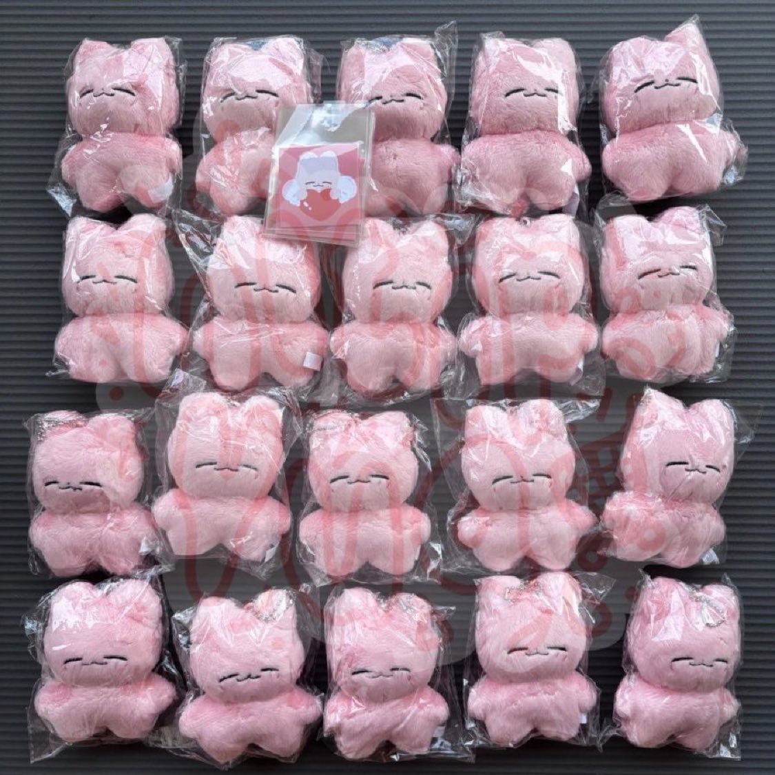 NitipYuq's tweet image. wts / want to sell

JAENNYANG

jaehyun doll 10 cm
new / sealed
include sticker

✔️ ready ina, siap kirim

🔗 s.shopee.co.id/2qNm2D0Gyp

📍 sby, jatim

🏷 wtb wto nct 127 nct127 jeong 잰냥