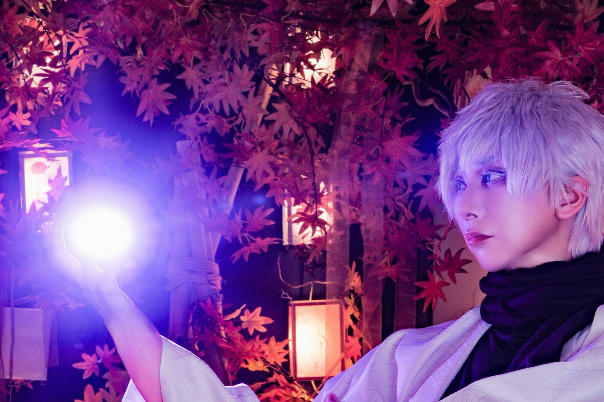 はれページ ⭐︎五条悟 Karasuスタジオ Cosplay】 呪術廻戦／五条悟 開幕、虚式 茈 Photo @komoru_yukiji_p