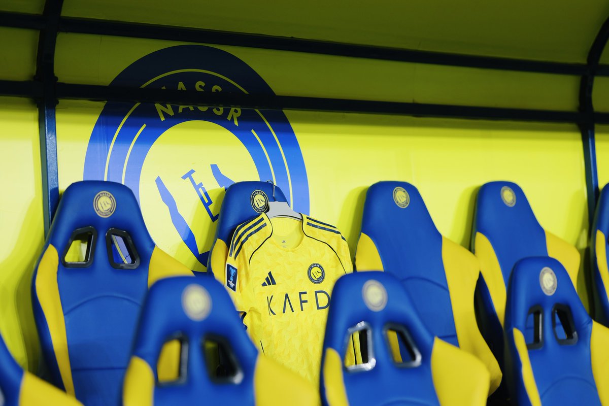 يا أجمل ما تشـوف العيـن وتحبّه 💛