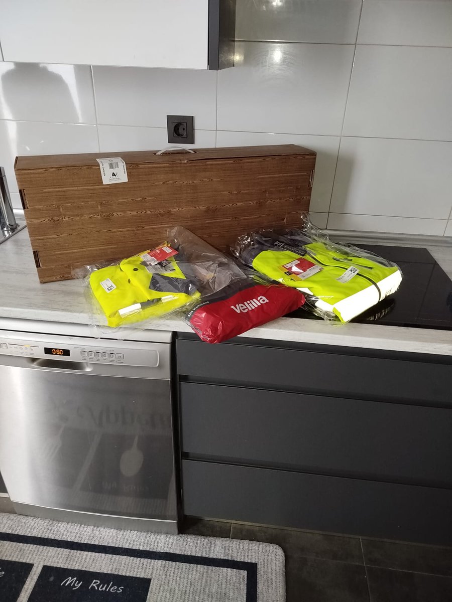 virtual_circus's tweet image. Se rumorea que la lotería de navidad podría estar amañada ; algunos desgraciados están cobrando premios sin ni si quiera haber pillado décimos 🤡