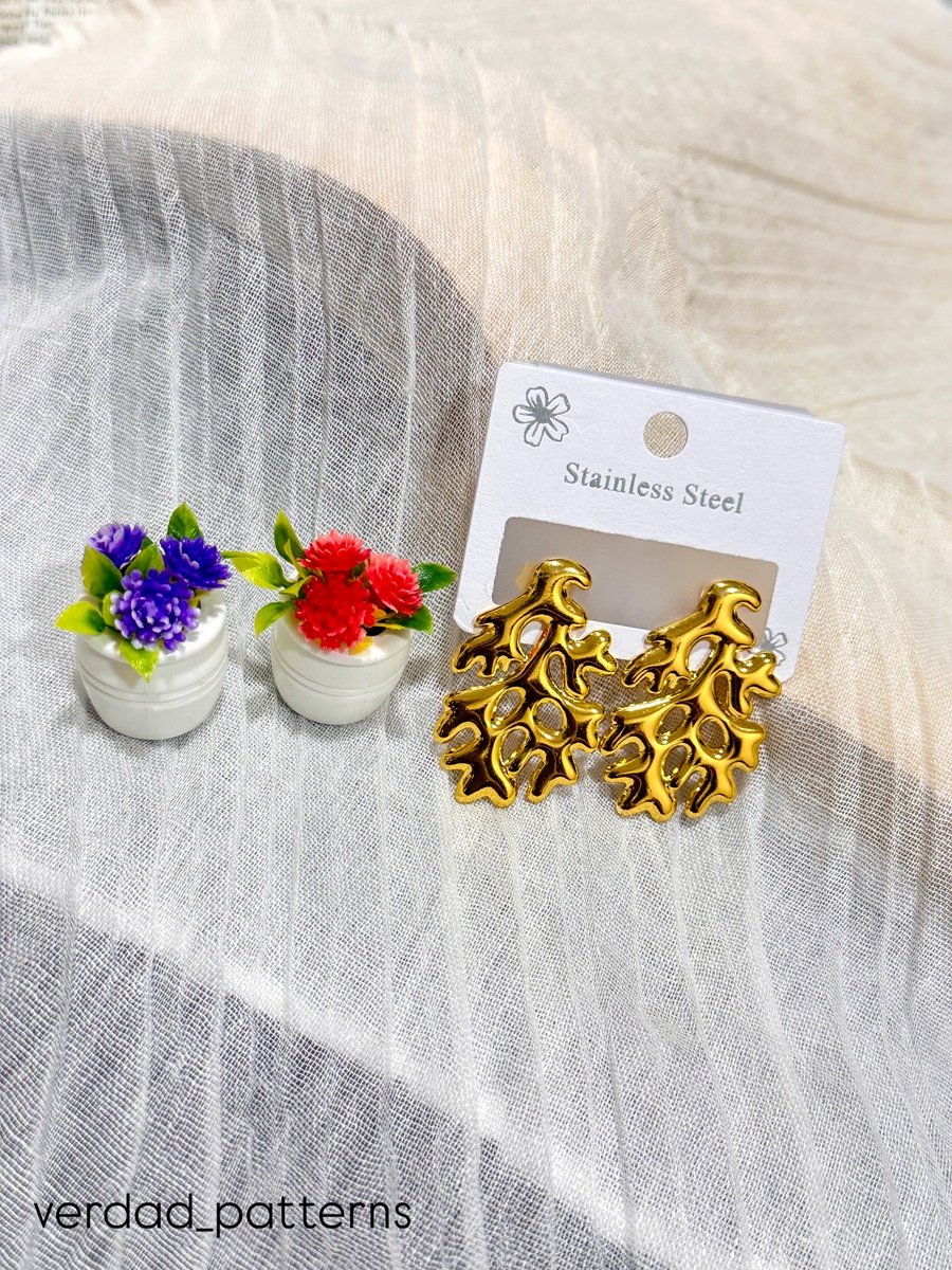 VerdadPatterns's tweet image. Branch Cut : Bold Leaf Branch Gold Earrings 
Price- N2500
.
To order: Call / WhatsApp: 08163851956 or send us a DM
.
#earrings #womensjewelry #goldearrings #goldearringsforsale #goldjewelry gold