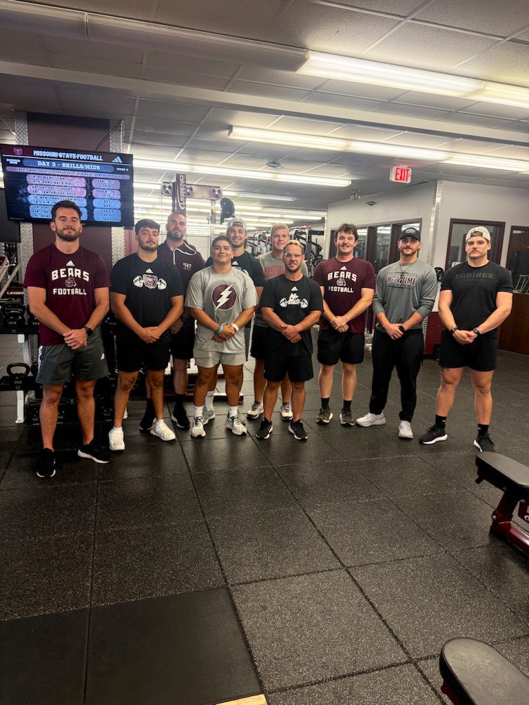 _rtc123_'s tweet photo. Year 1 in the coaching world was a blessing! Excited for the years to come #IronSharpensIron #EndureAndConquer https://t.co/y1vwSUR4pZ
