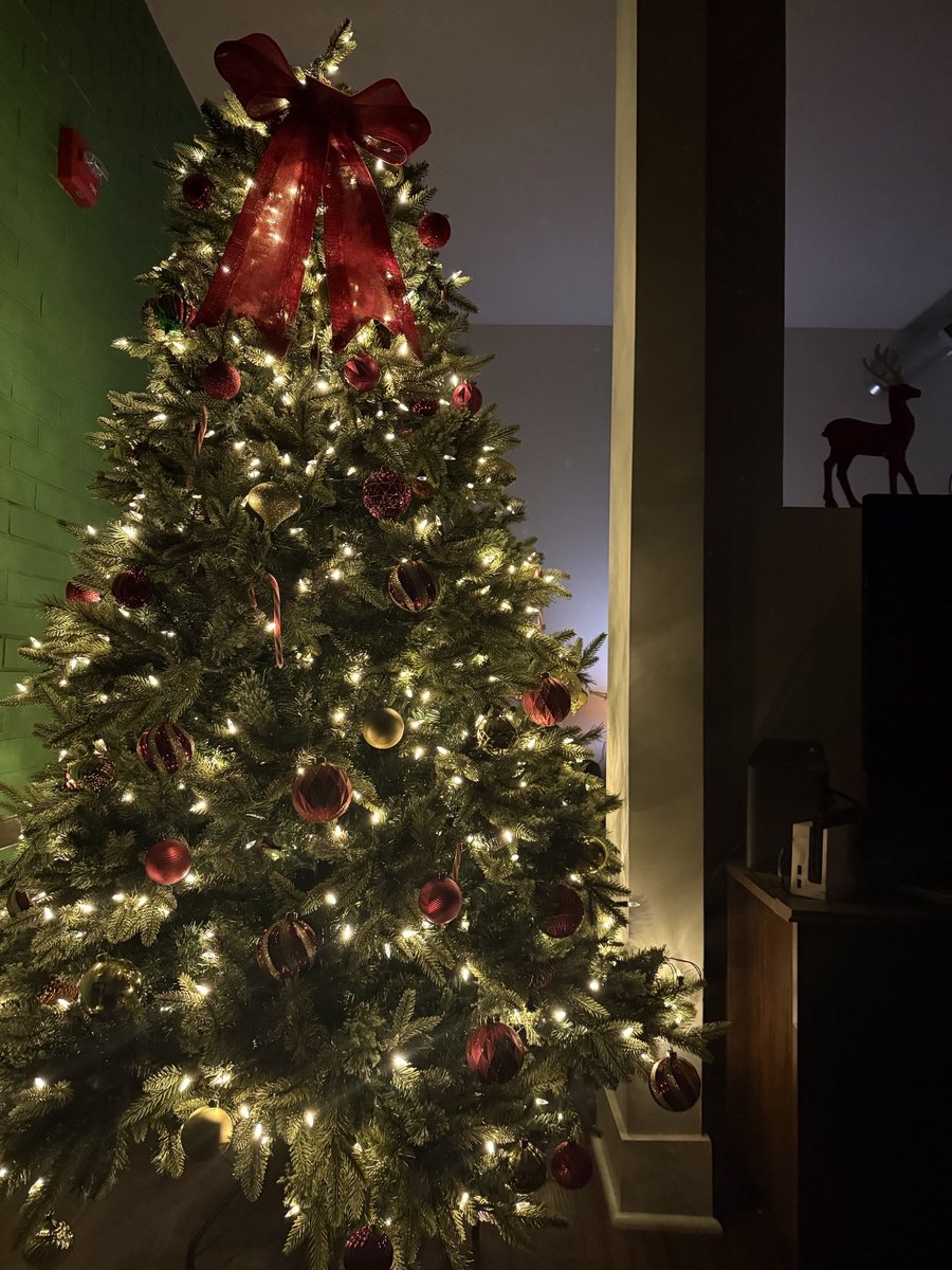 From CityWay to you, we hope everyone has a Merry Christmas &amp; Happy Holidays!🎄 Our Leasing Office will be closed 12/24-12/25❄️
#TheCityWay #IndyChristmas