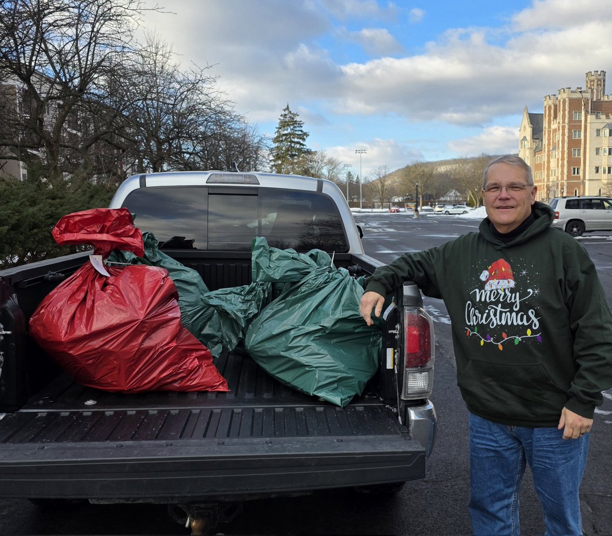 RodneyStrange's tweet image. Out delivering for the Arctic League this morning! Thanks to Oliver for helping deliver!