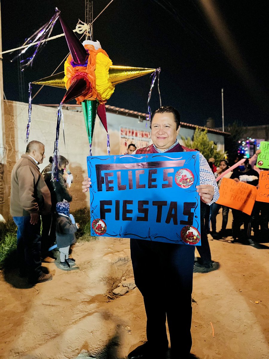 Diario de reflexión. Día 358

¡Ánimo, ánimo, ánimo!
Que Dios está entre nosotros; nótalo en la gente, en tu arbolito, en tu familia, en tus amigos, en los retos a superar, en el nacimiento, en los olores particulares de este día. Nota su presencia y no dejes de agradecer.