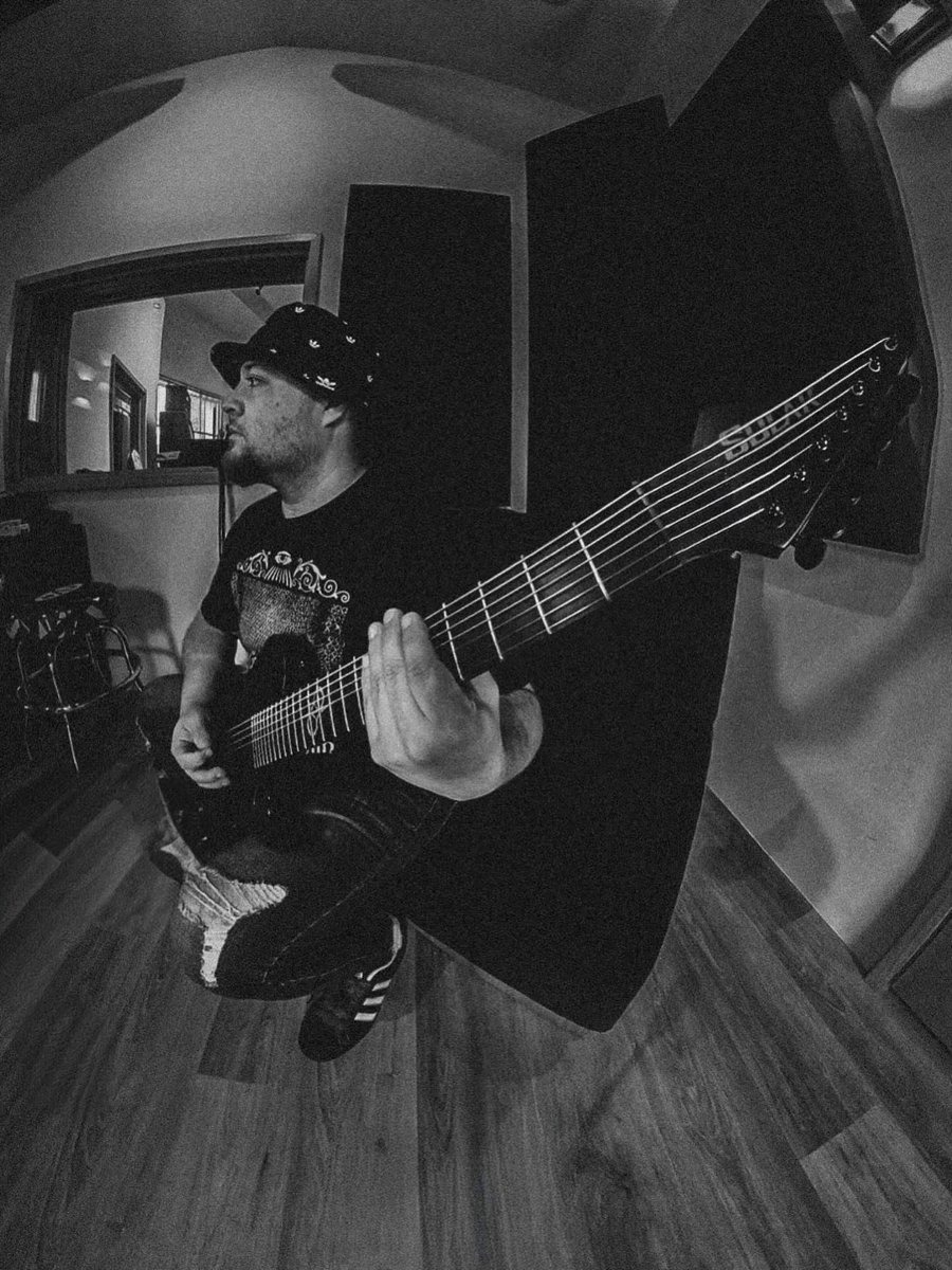 Red Calling tweet media