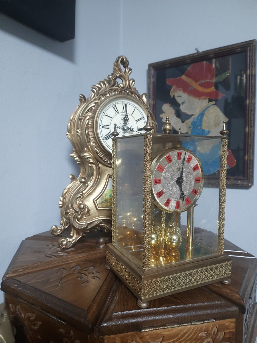 bi dükkana girdim meğer saatleri ayarlama enstitüsü imiş.
