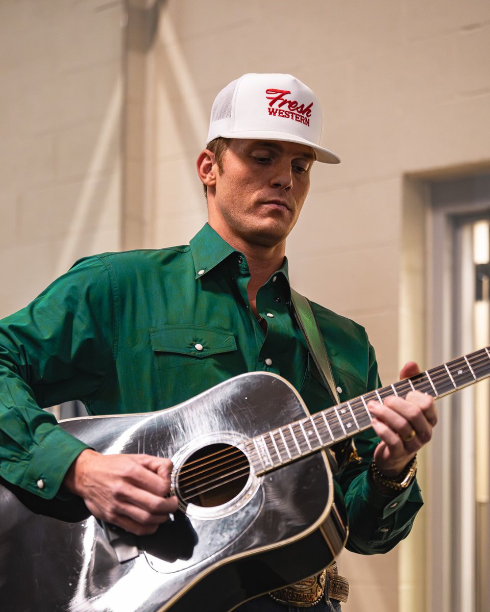 _FreshWestern's tweet image. Merry Christmas Eve. Home for the holidays. Thankful for every one of y’all who ride with us.

📸: @ChrisKleinmeier