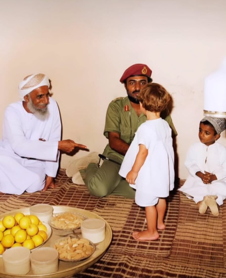 AdabOman's tweet image. "لكم في جبين الدهر ذكرٌ مبجلٌ
وأفعالكم بيضــاءُ للخير تشهـدُ".