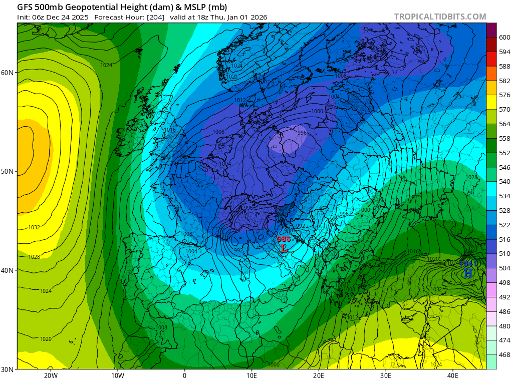 PvForecast's tweet photo. #winter #realwinter is building for #newyear start
#dipole signs at 85%
but beware of some signs of stronger westerlies incoming (short lived) they are not ruled out now https://t.co/1YOhFugxMz