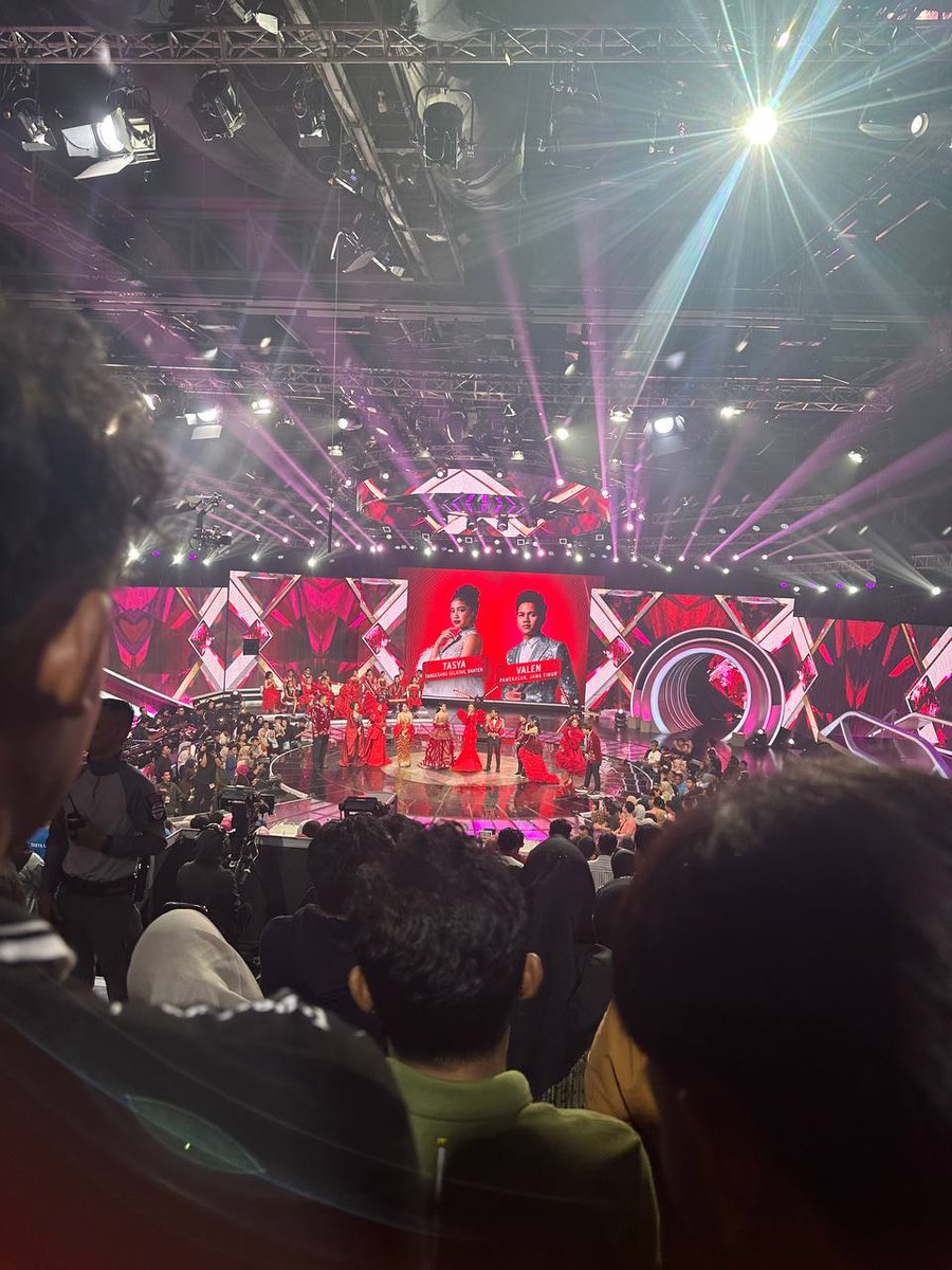 Novhall29 tweet media