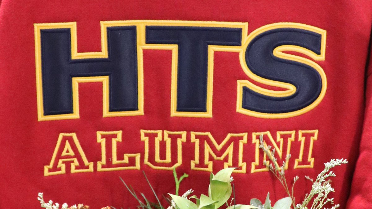 HTSAlumni's tweet image. Our annual Home for the Holidays event welcomed alumni of all ages back onto campus to reconnect and get into the festive spirit. ☃️

The Class of 2025 was well represented, catching up with former teachers and classmates. 🫶

Happy Holidays to our entire alumni community! 🎁