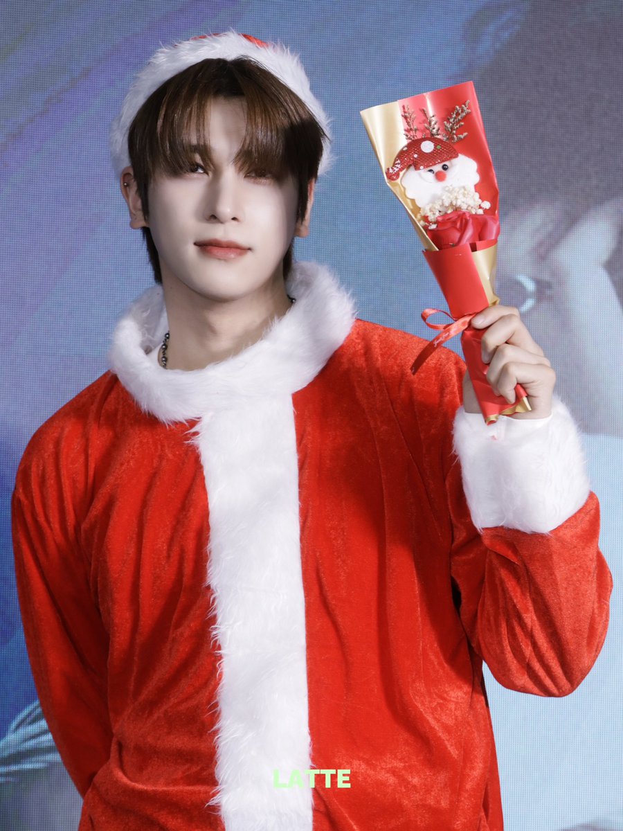 hmshuix's tweet photo. _  𝑴𝒆𝒓𝒓𝒚 𝑪𝒉𝒓𝒊𝒔𝒕𝒎𝒂𝒔 _🎄

#HANGYUL 
#한결 
#BAE173 
#비에이이173 https://t.co/wV9LwrGJNq