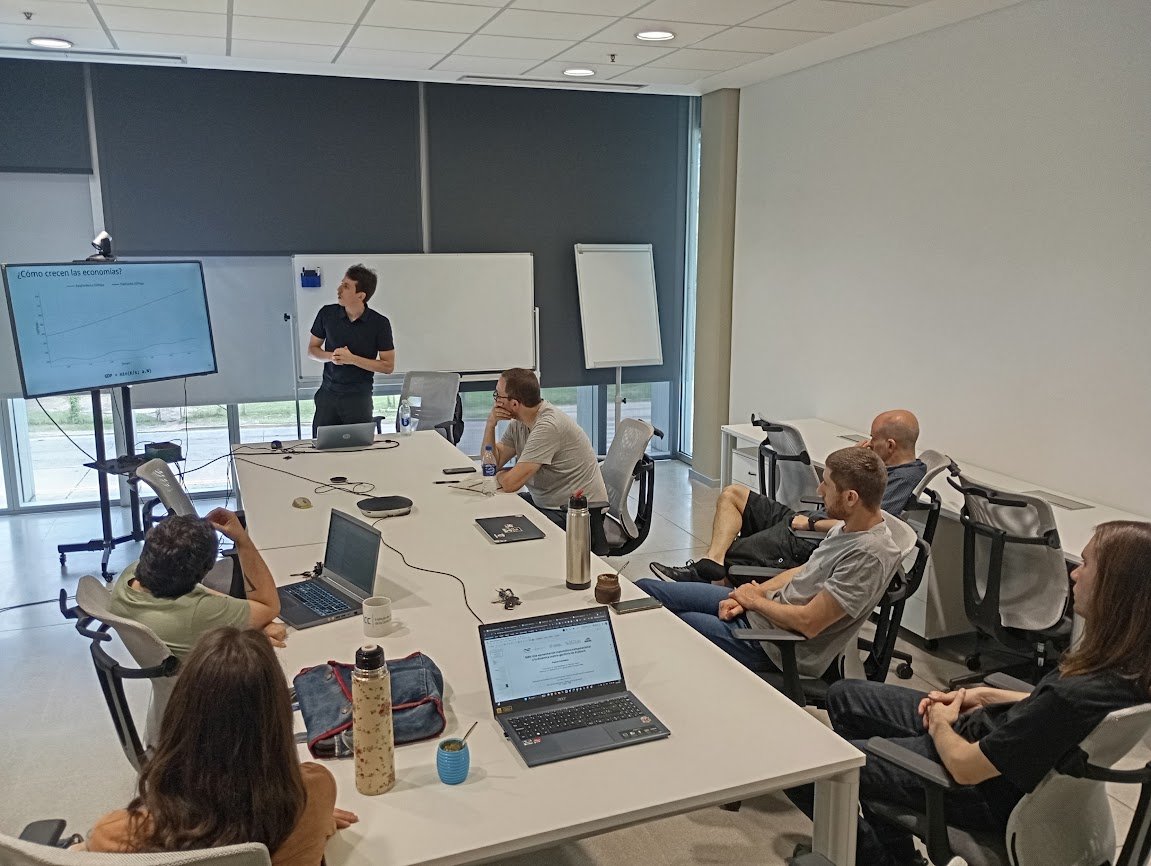 Laboratorio de Simulación de Eventos Discretos tweet media