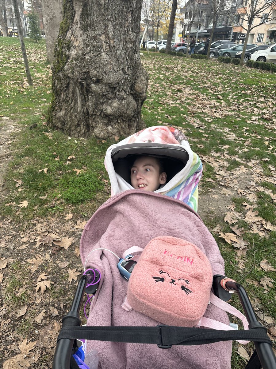 Yusuf8akbal1's tweet photo. Hepinize merhaba ben
Dünyaya sadece gulebilen yaşamayı seven inatçı mücadele eden homewentle nefes alabilen fiziksel,hematolojik,nöroloji olarak tedavi görmekte ve peg ile beslenen Ecrin 14 yaşındayım ve nefes almaya devam etmek istiyorum 
Abilerim ablalarim duyun duyurun sesimi https://t.co/CXe6zQk0Ln